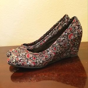 Vintage Rocket Dog Embroidered Fabric Wedge Heels Size 7